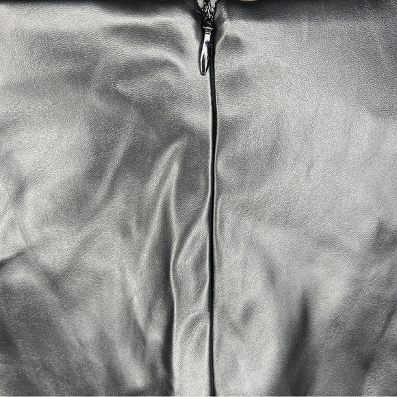 Size 6 Shein Black Faux Leather Mini Skirt Goth Retro Vegan - Picture 4 of 6